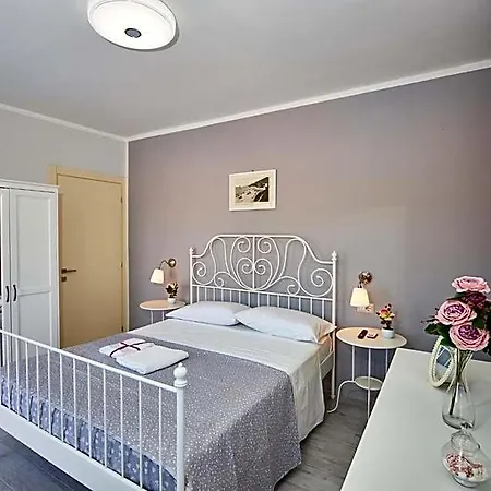 Criselle Bed & Breakfast 3*